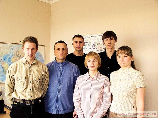 Молодые специалисты (слева направо): Д. Введенский – инженер-конструктор, О. Дмитриев – инженер-электроник, А. Загораев – специалист по ТО, Е. Введенская – секретарь-делопроизводитель, А. Игонин – дизайнер, Н. Назаркина – секретарь-делопроизводитель Молодые специалисты (слева направо): Д. Введенский – инженер-конструктор, О. Дмитриев – инженер-электроник, А. Загораев – специалист по ТО, Е. Введенская – секретарь-делопроизводитель, А. Игонин – дизайнер, Н. Назаркина – секретарь-делопроизводитель